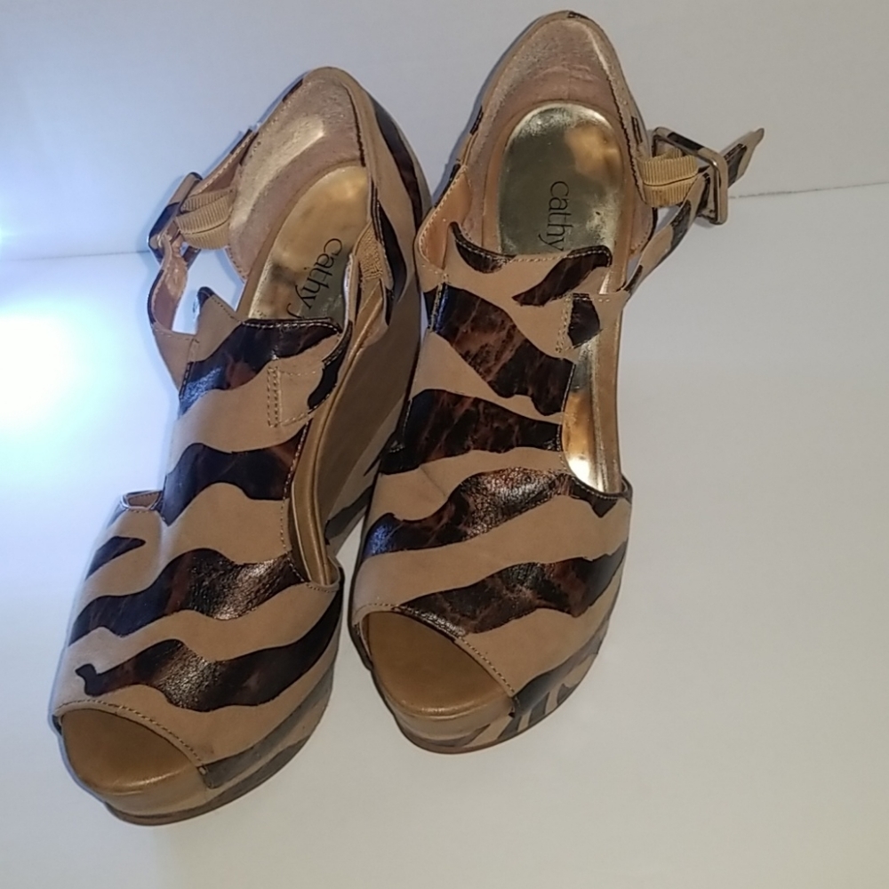Pumps - Picture 2 of 7